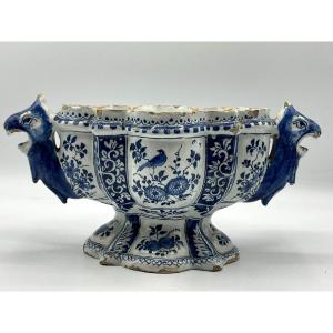 Delft. Coupe En Faïence, à Têtes De Chameaux. Epoque XVIIIè