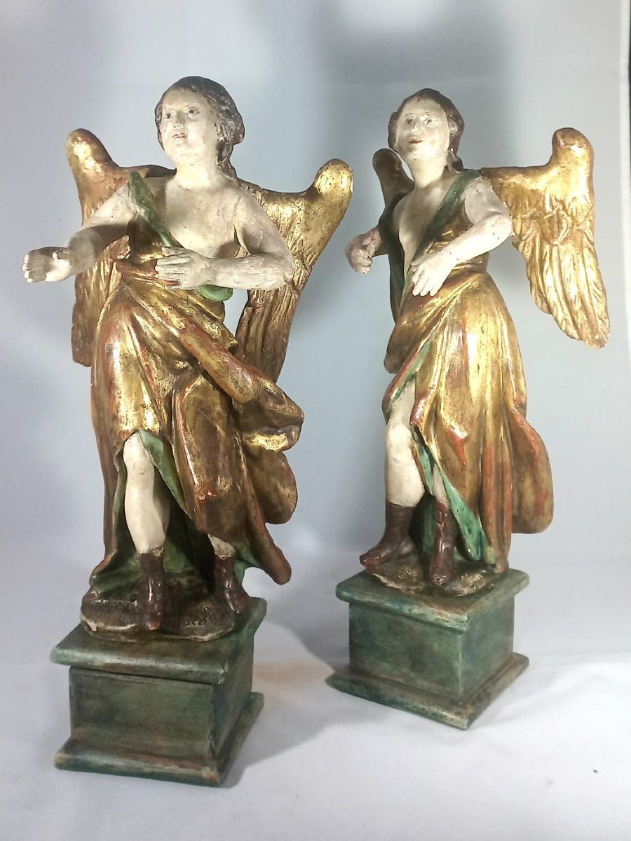 Pair Of Winged Cherubs In Lacquered And Gilded Wood-photo-2