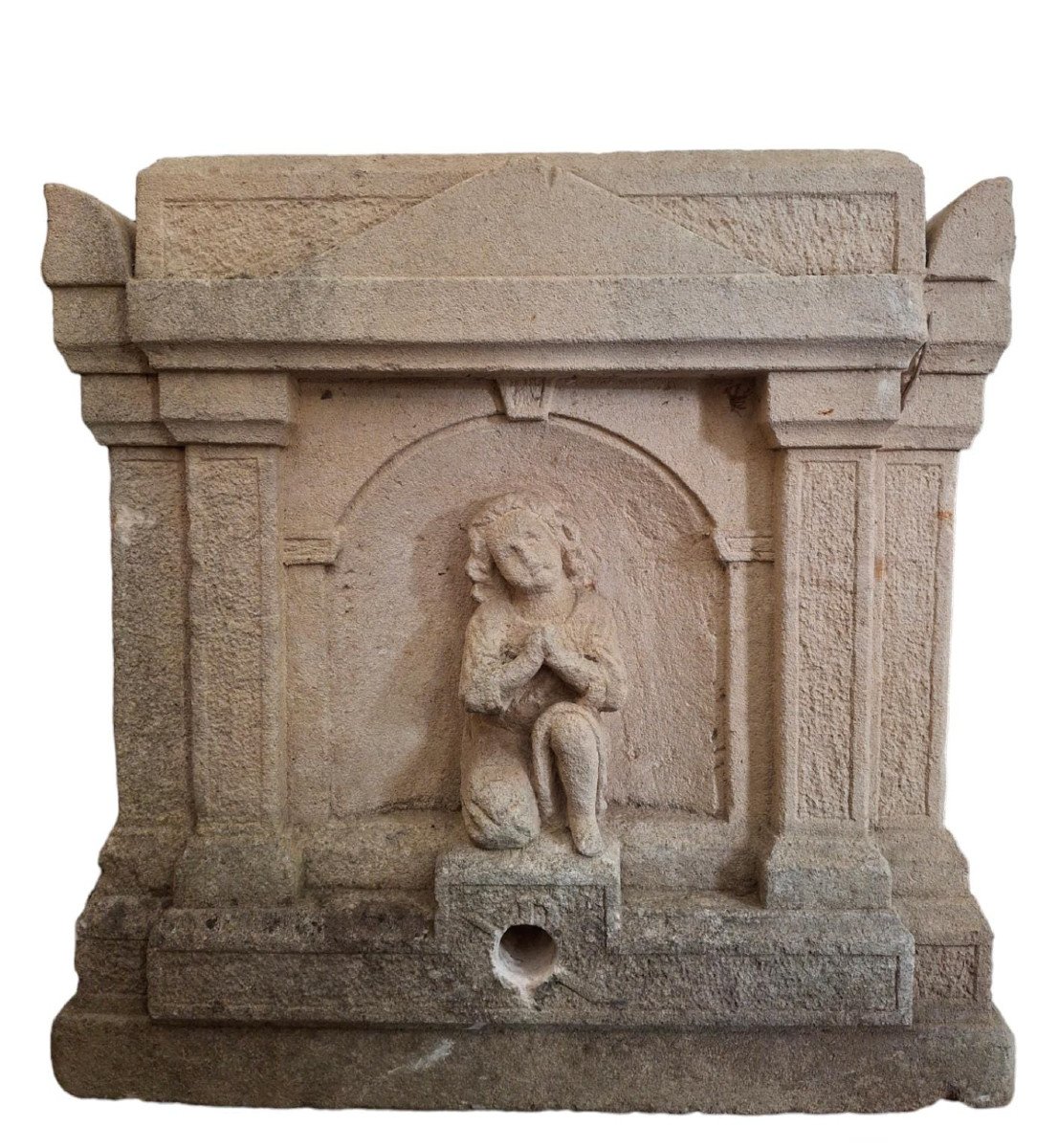 Façade de fontaine en pierre 