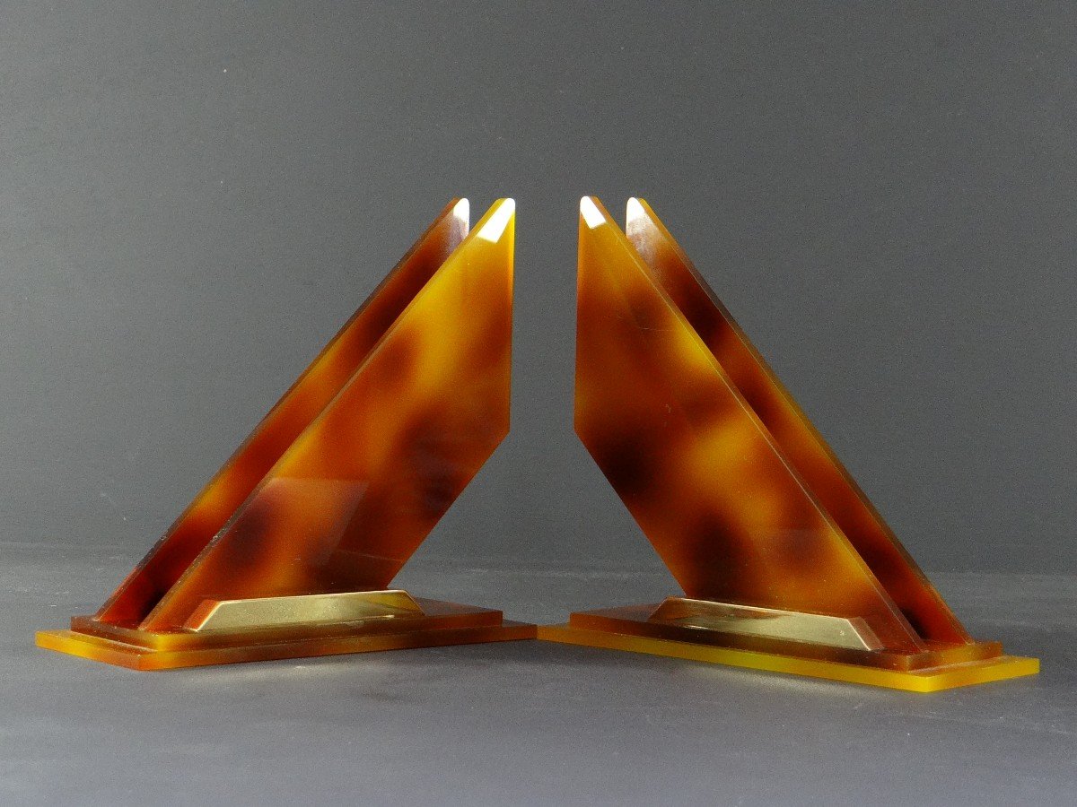 France, 1960s, Pair Of Modernist Bookends In Plexiglas And Golden Metal.-photo-3