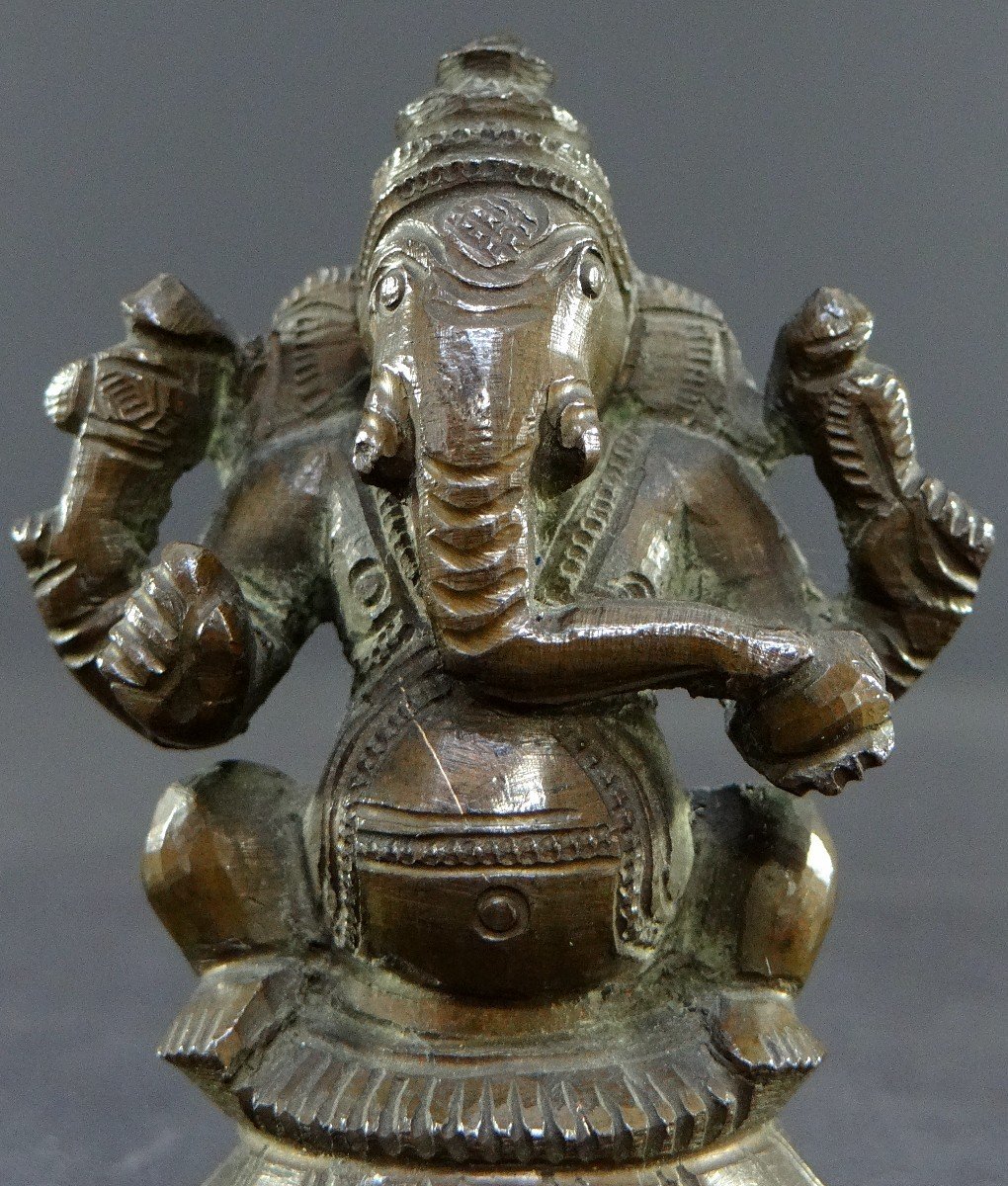 India, XIXth Century, Old Small Statue Of Ganesh In Bronze.-photo-1