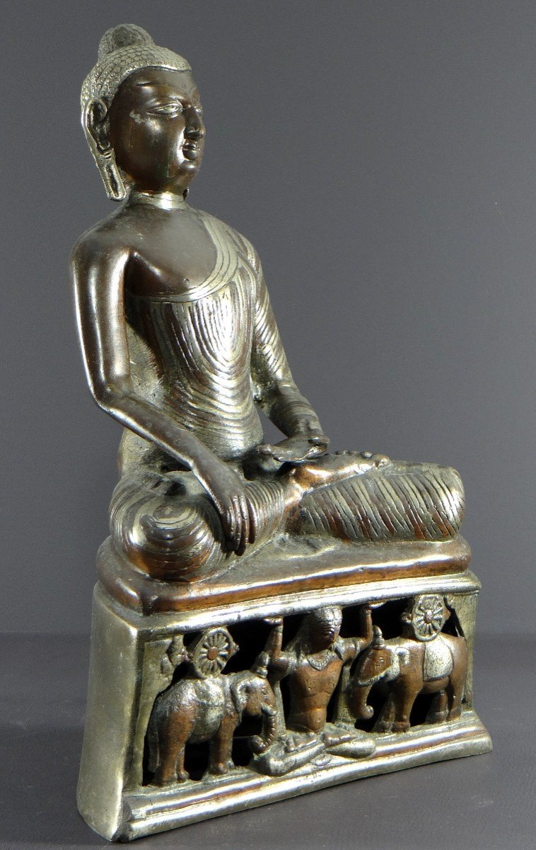 Birmanie, Années 1920/1930, Statue Bouddha En Bronze à Double Patine Cuivre Et Argent.-photo-2