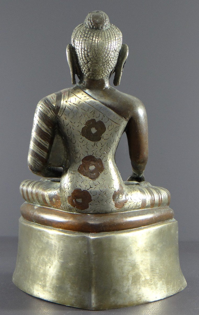 Birmanie, Années 1920/1930, Statue Bouddha En Bronze à Double Patine Cuivre Et Argent.-photo-4