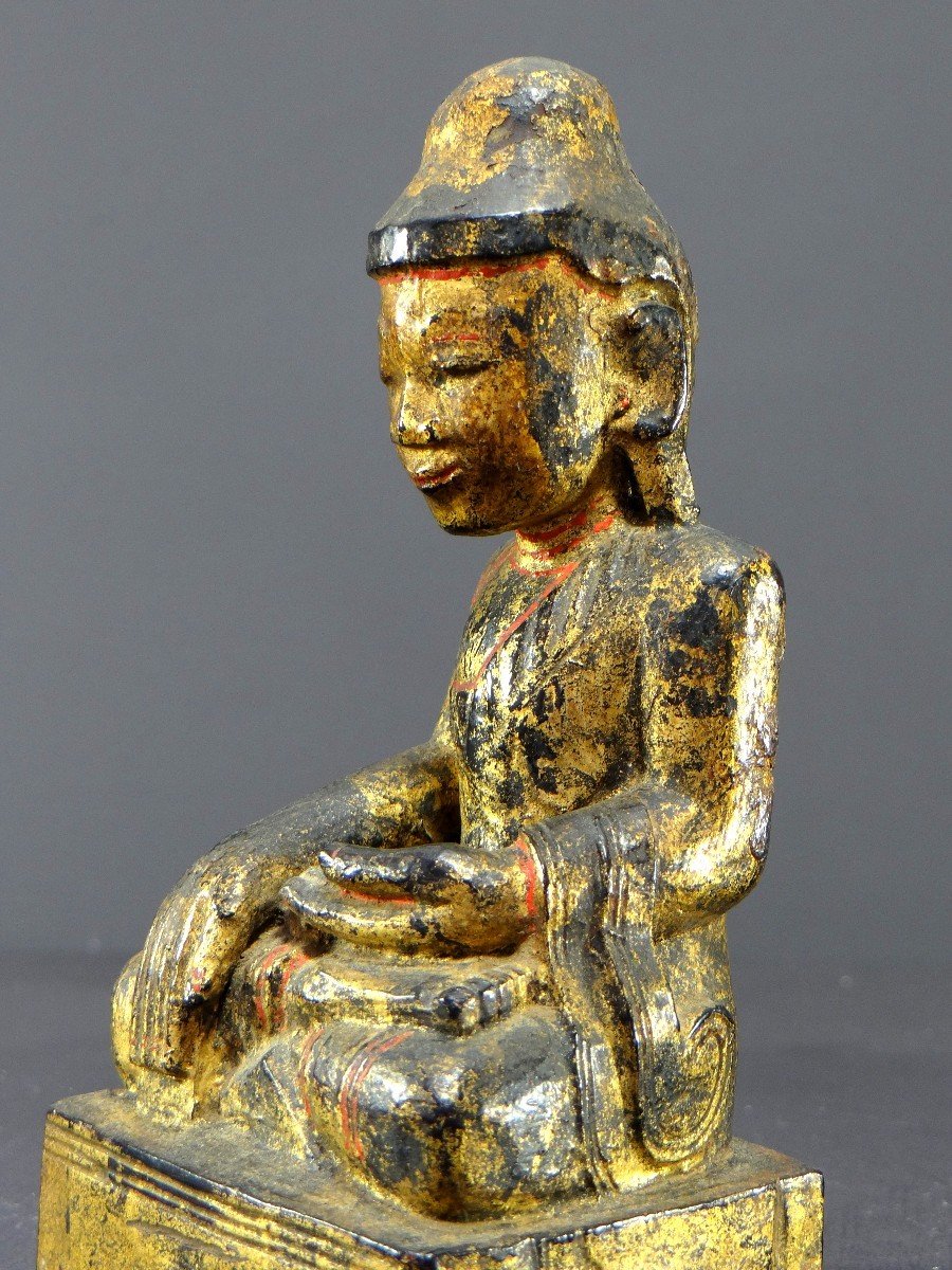 Birmanie, XIXème Siècle, Bouddha Mandalay En Bois Sculpté Et Doré Sur Fond De Laque Noire.-photo-1