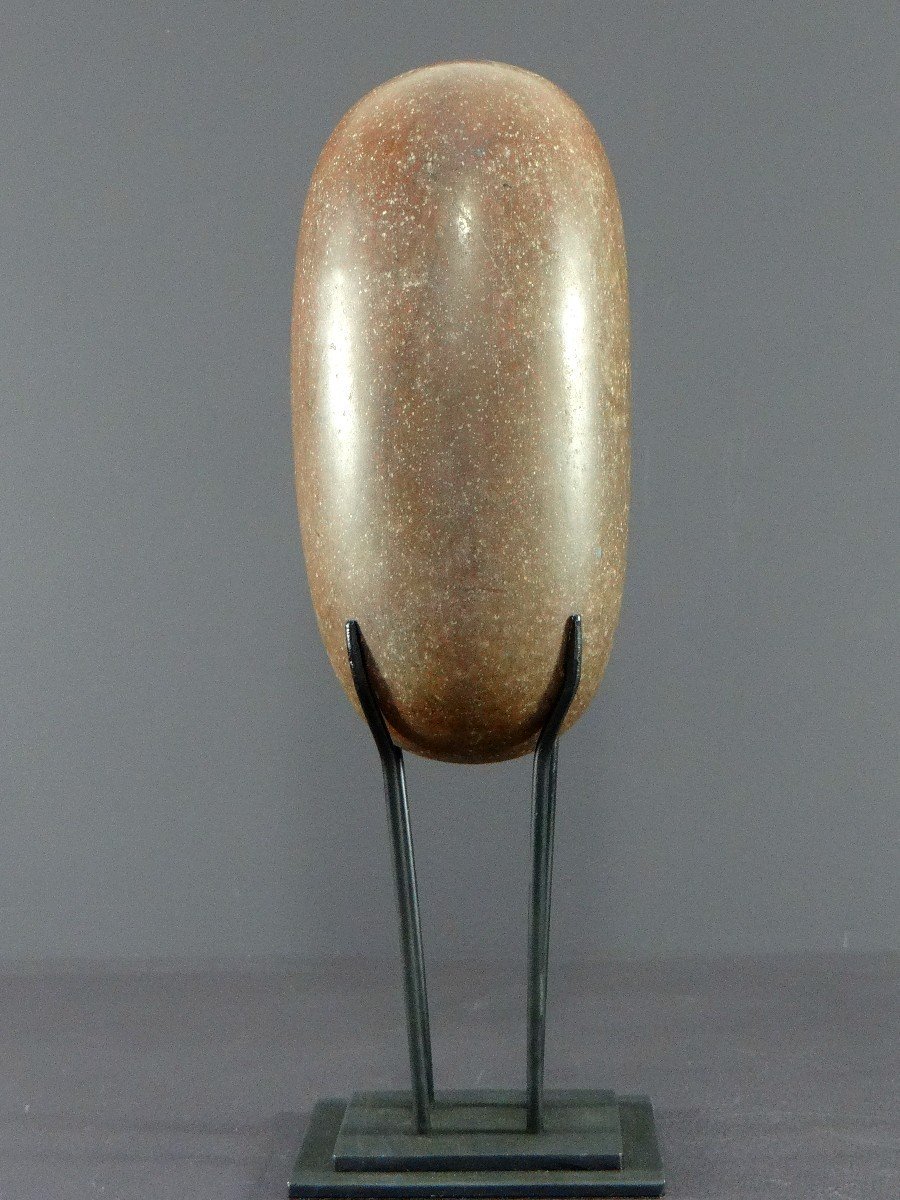 Inde, Début Du XXème Siècle, Pierre Brune De Shiva Lingam De Forme Ovale,  Parfaitement Polie.