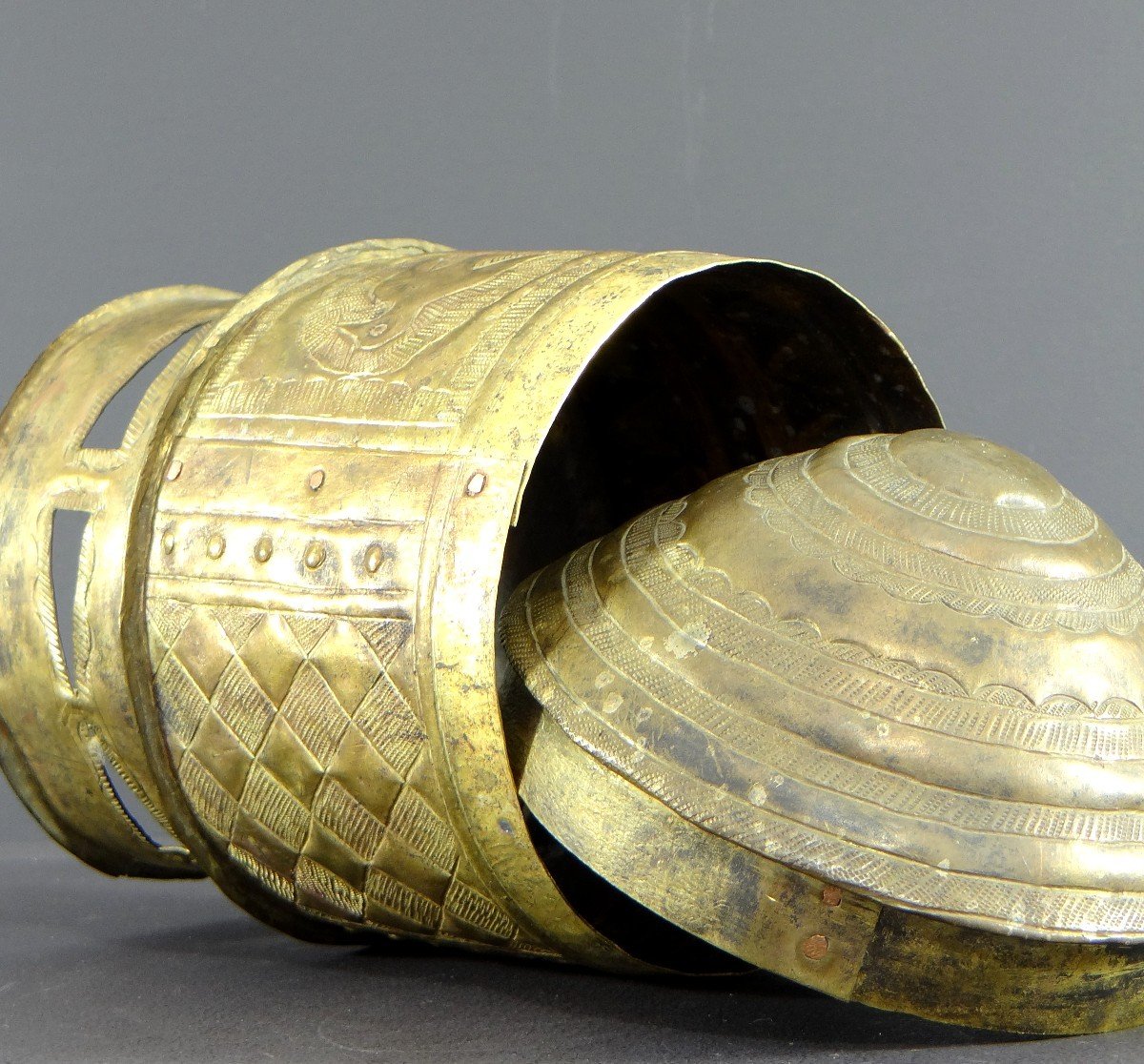 Ghana, Ashanti People, Mid-20th Century, Gold Powder Box In Gilded Brass. -photo-1