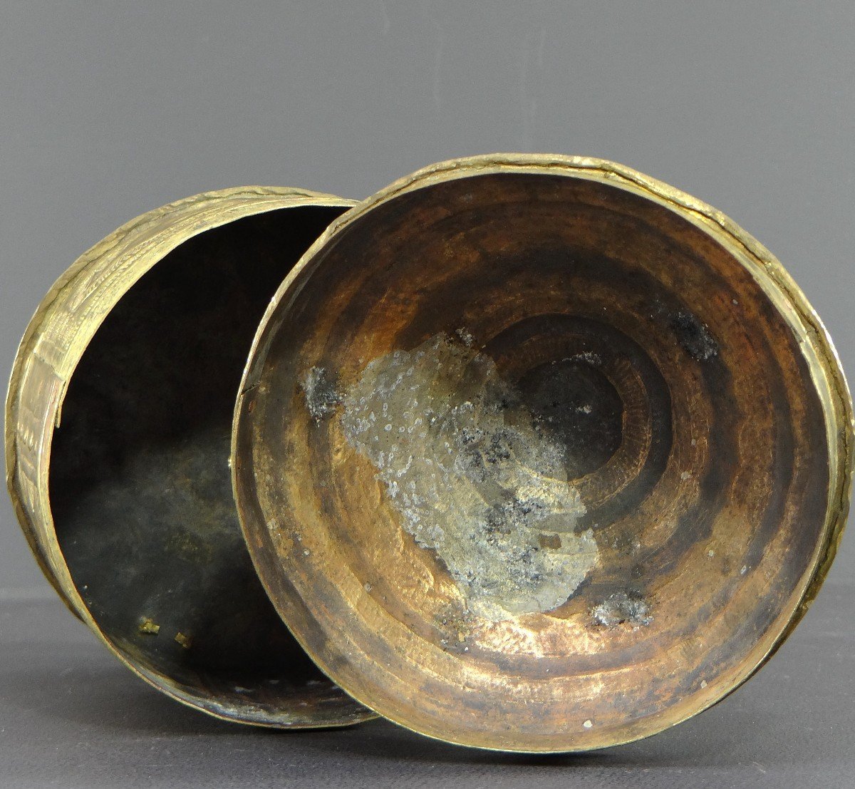 Ghana, Ashanti People, Mid-20th Century, Gold Powder Box In Gilded Brass. -photo-2