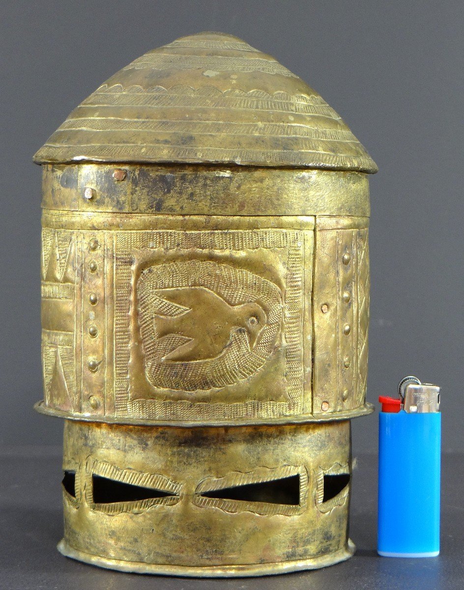 Ghana, Ashanti People, Mid-20th Century, Gold Powder Box In Gilded Brass. -photo-4