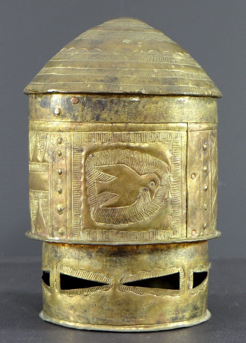 Ghana, Ashanti People, Mid-20th Century, Gold Powder Box In Gilded Brass. 