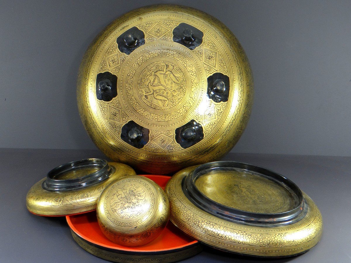 Burma, Mid-20th Century, Four-tier Offering Box In Gold-red-black Lacquer.-photo-3