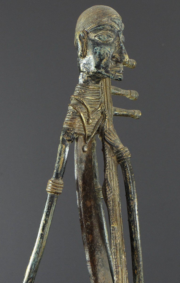 India, Early 20th Century, Rare And Large Tribal Bronze Statue, Saranghi Player. -photo-4