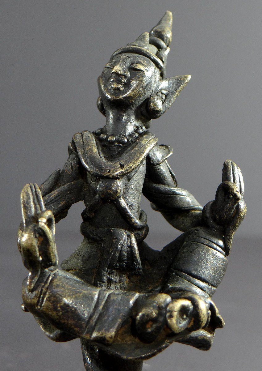 Birmanie, XIXème Siècle, Statuette De Nat (nak) état Méditatif En Bronze. -photo-3