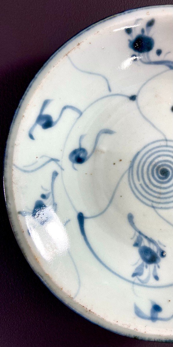 China, Second Half Of The 18th Century, Small Porcelain Dish With Blue And White Floral Decor. -photo-3