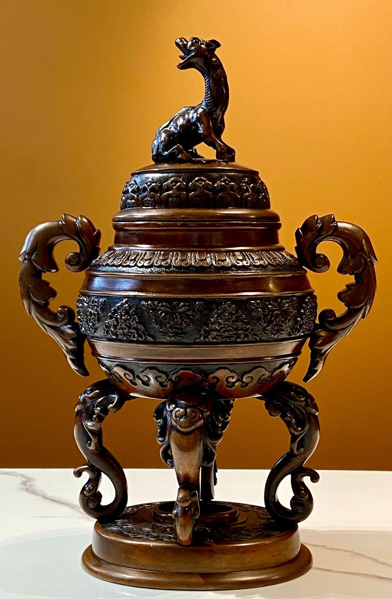 China, First Third Of The 20th Century, Bronze Perfume Burner. 