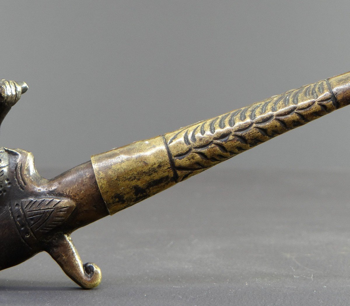 Burma, 1920s/1930s, Bronze And Brass Pipe Decorated With A Nat. -photo-7