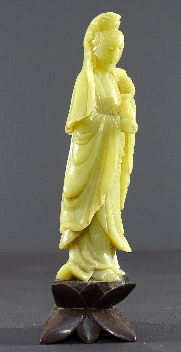 Chine, Années 1930/1950, Statuette De Kwan Yin, Déesse De La Miséricorde, En Pierre Dure Verte.-photo-2