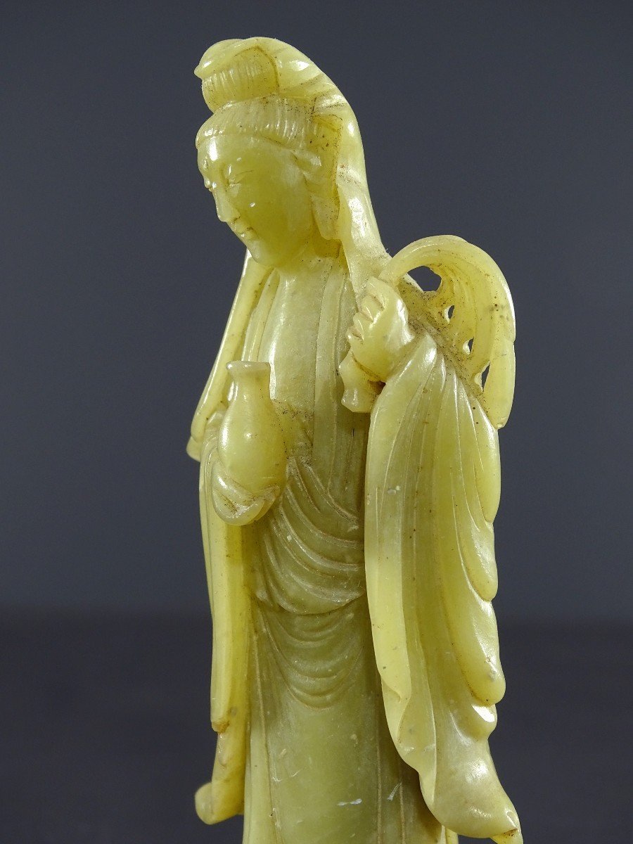 Chine, Années 1930/1950, Statuette De Kwan Yin, Déesse De La Miséricorde, En Pierre Dure Verte.-photo-4