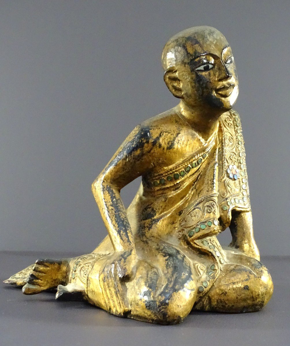 Birmanie, Royaume De Mandalay, Début Du XXème Siècle Sculpture En Bois Doré figurant un adorant-photo-4