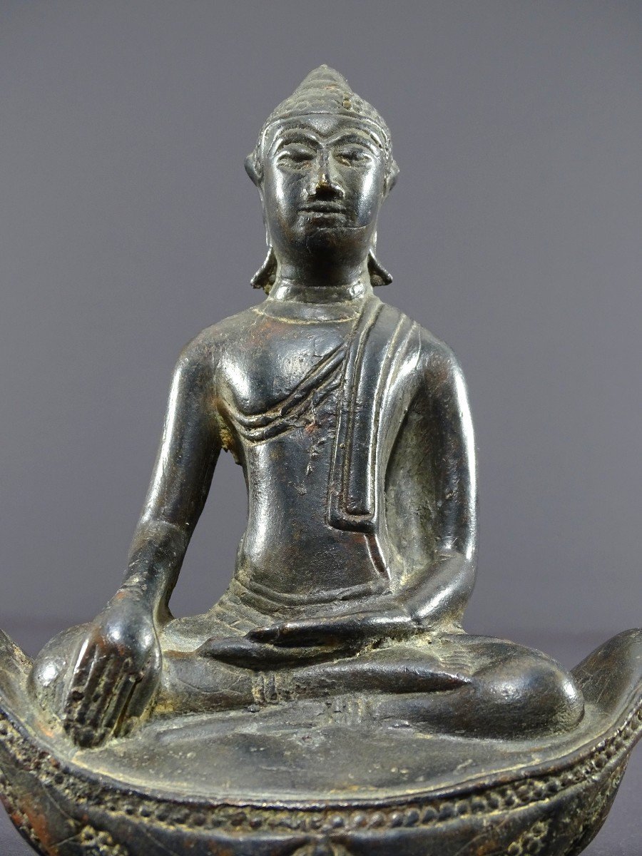 Thaïlande, Début Du XXème Siècle, Superbe Bouddha De Style Sukhothai En Bronze.-photo-3