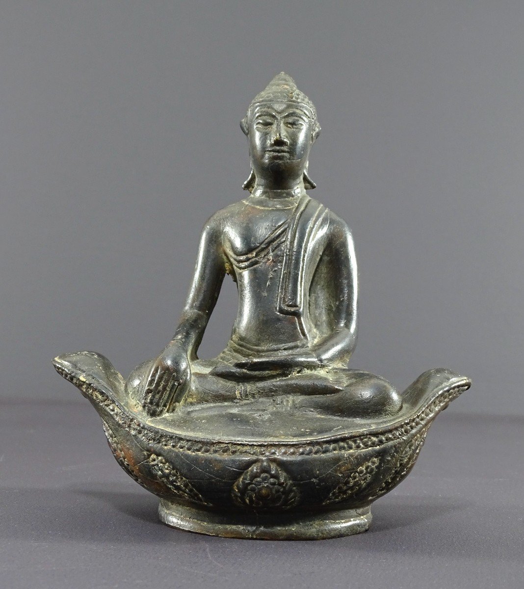 Thaïlande, Début Du XXème Siècle, Superbe Bouddha De Style Sukhothai En Bronze.