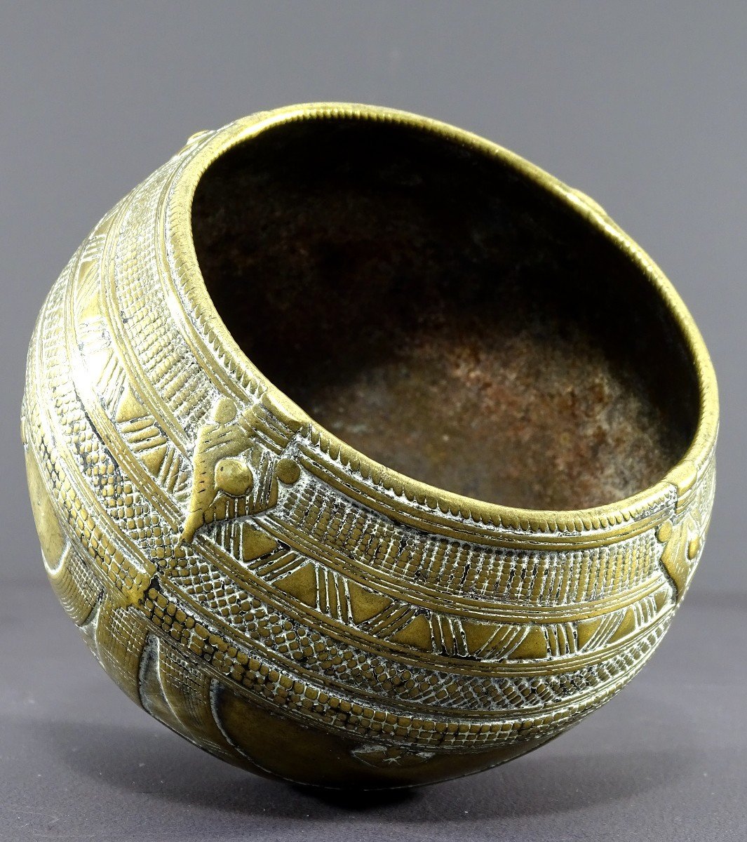 India, Early 20th Century, Dokhra Tribal Art, Brass Bowl Geometric Patterns, Rice Measure-photo-3