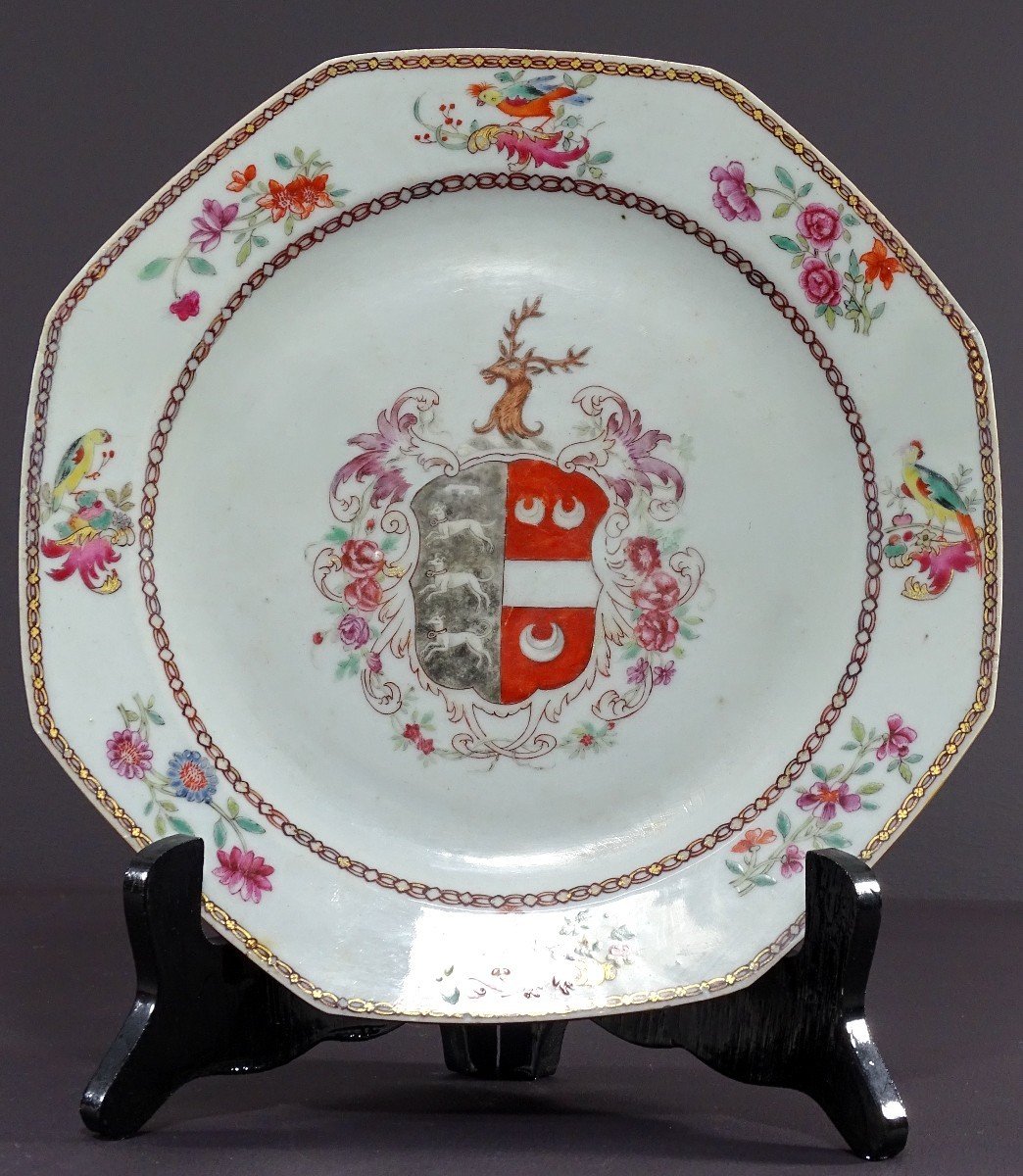 Chine, XVIIIème Siècle, époque Règne De L’empereur Qianlong (1736-1795), Assiette En Porcelaine-photo-2