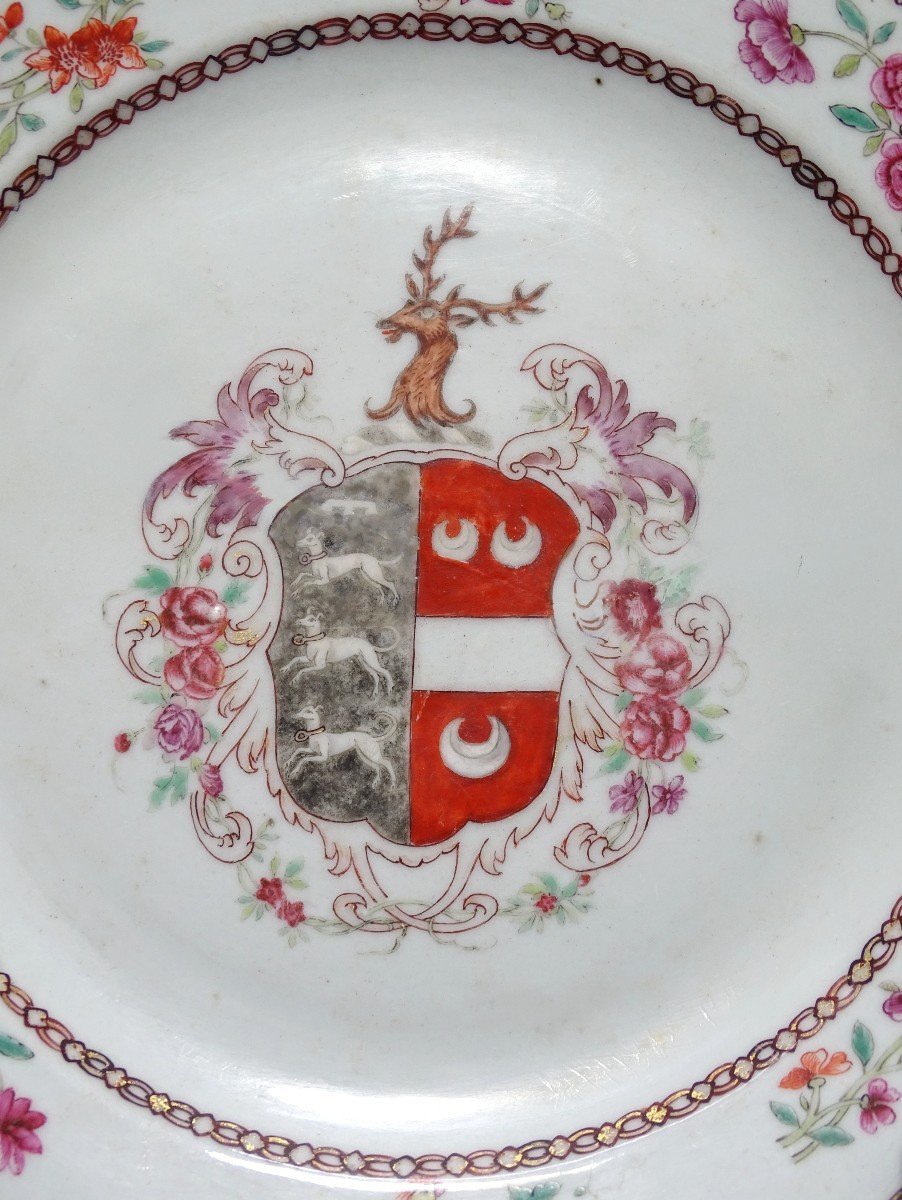 Chine, XVIIIème Siècle, époque Règne De L’empereur Qianlong (1736-1795), Assiette En Porcelaine-photo-3