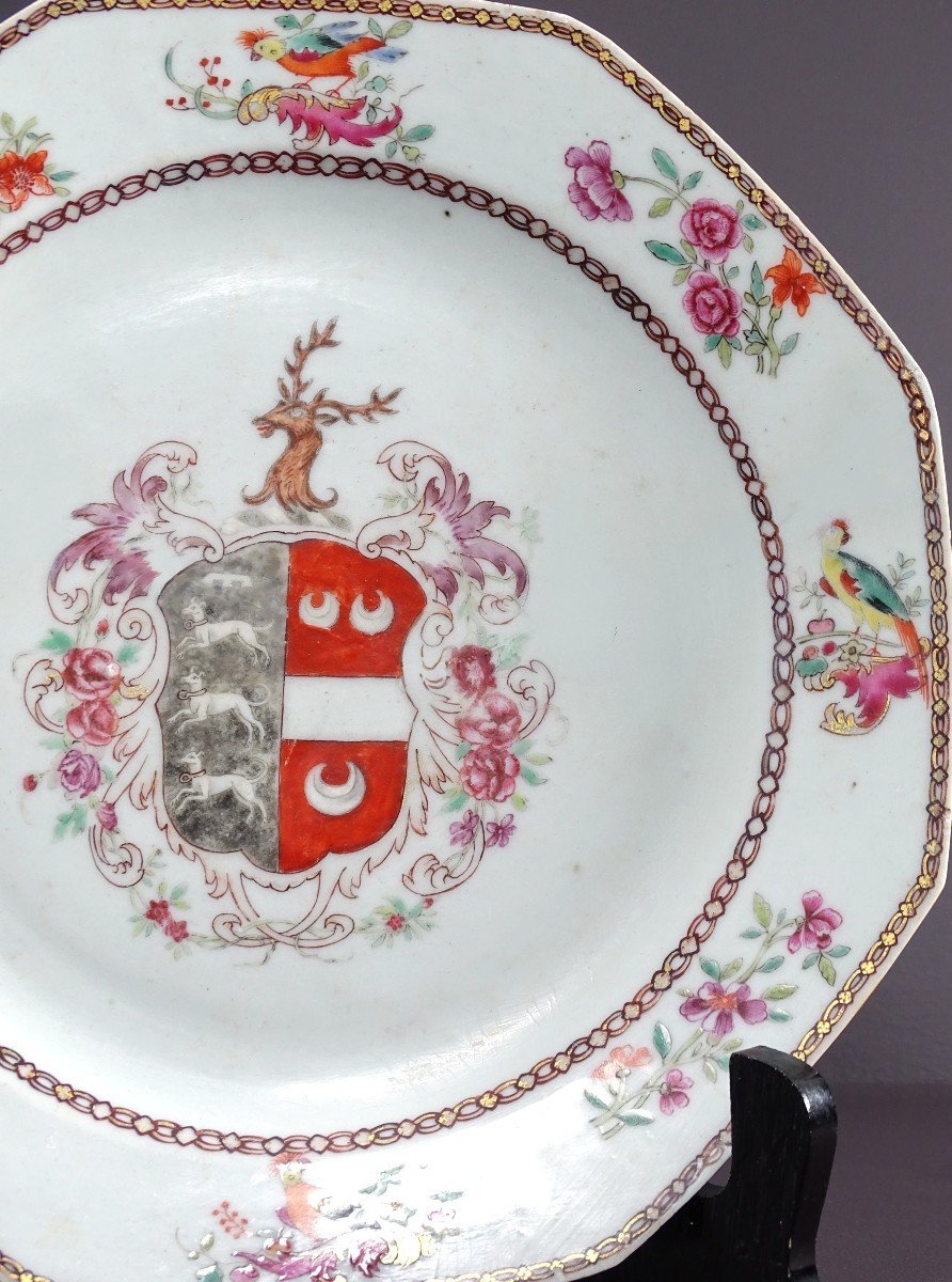 Chine, XVIIIème Siècle, époque Règne De L’empereur Qianlong (1736-1795), Assiette En Porcelaine-photo-3