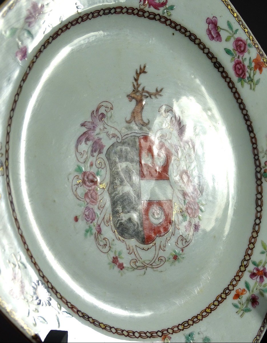 Chine, XVIIIème Siècle, époque Règne De L’empereur Qianlong (1736-1795), Assiette En Porcelaine-photo-4