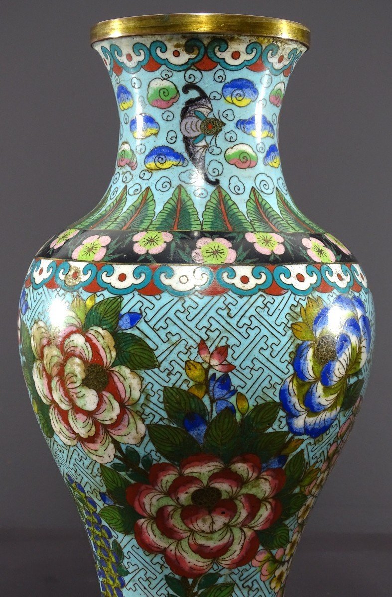 Chine, Années 1900/1920, Période République, Paire De Vases En émaux Cloisonnés. -photo-1