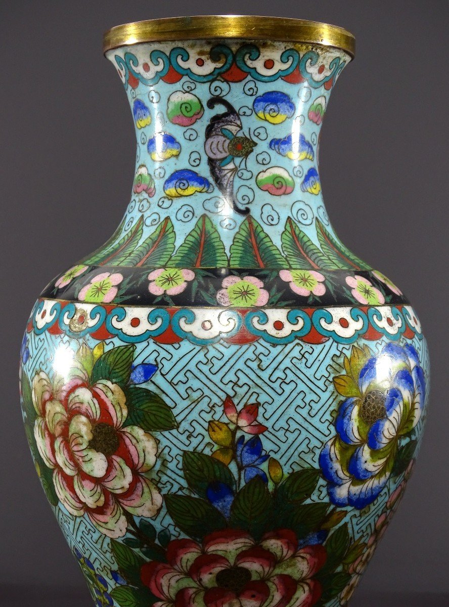 Chine, Années 1900/1920, Période République, Paire De Vases En émaux Cloisonnés. -photo-2