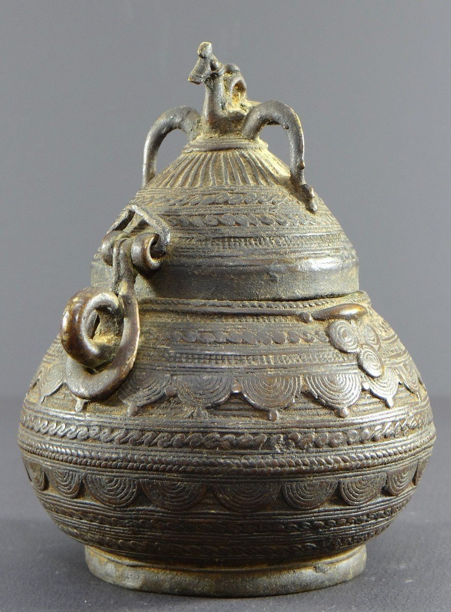 India, Bastar Dhokra Tribal Art, First Third Of The 20th Century, Small Bronze Box.-photo-2