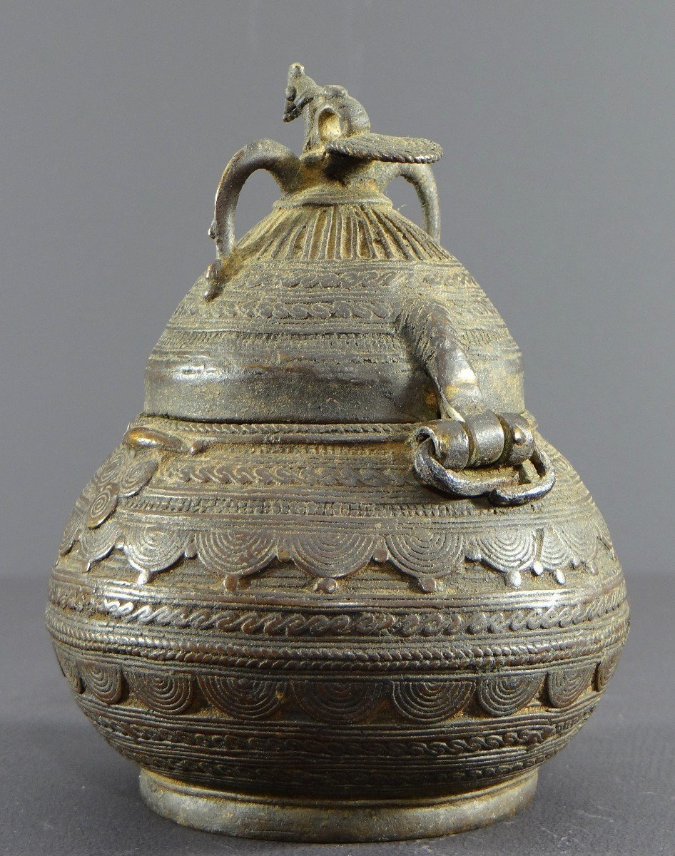 India, Bastar Dhokra Tribal Art, First Third Of The 20th Century, Small Bronze Box.-photo-4