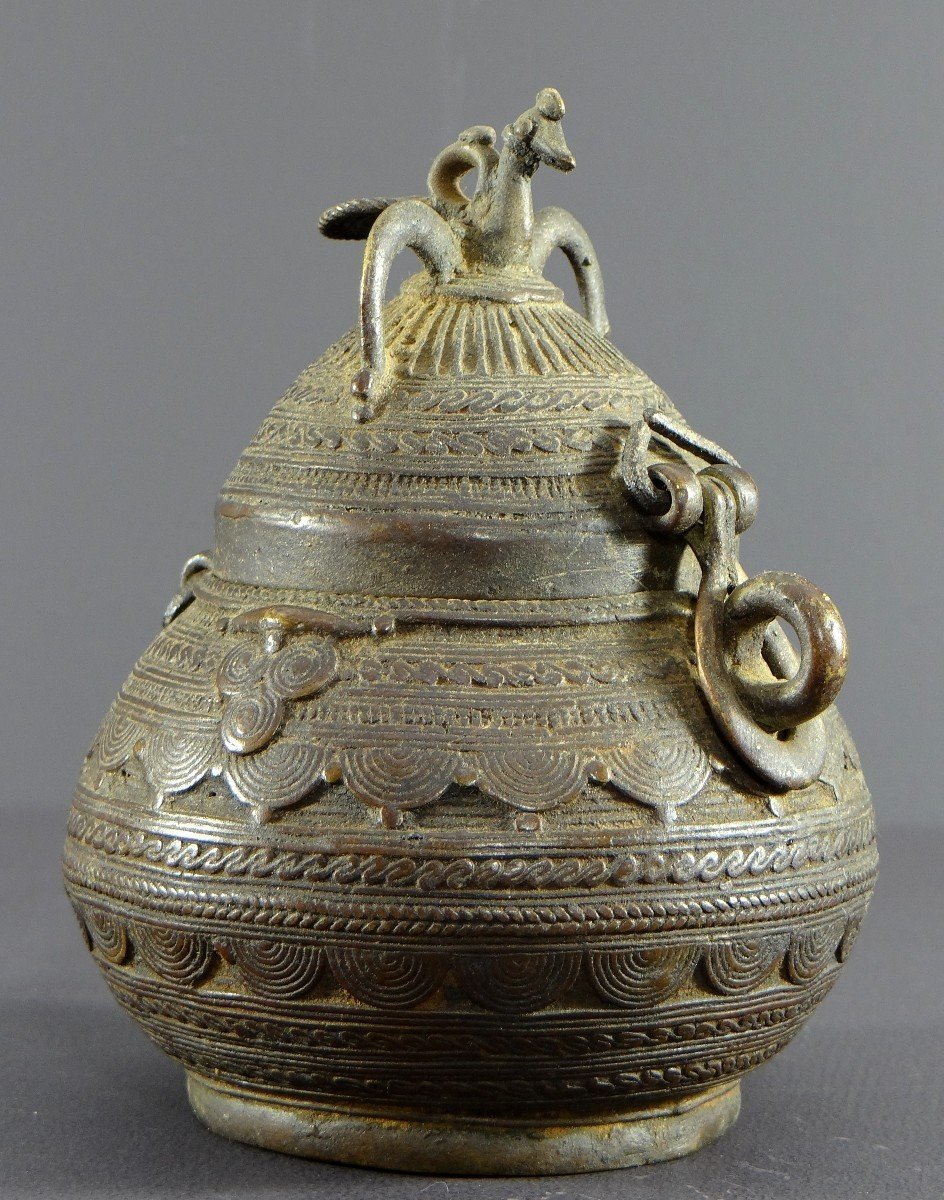 India, Bastar Dhokra Tribal Art, First Third Of The 20th Century, Small Bronze Box.-photo-1