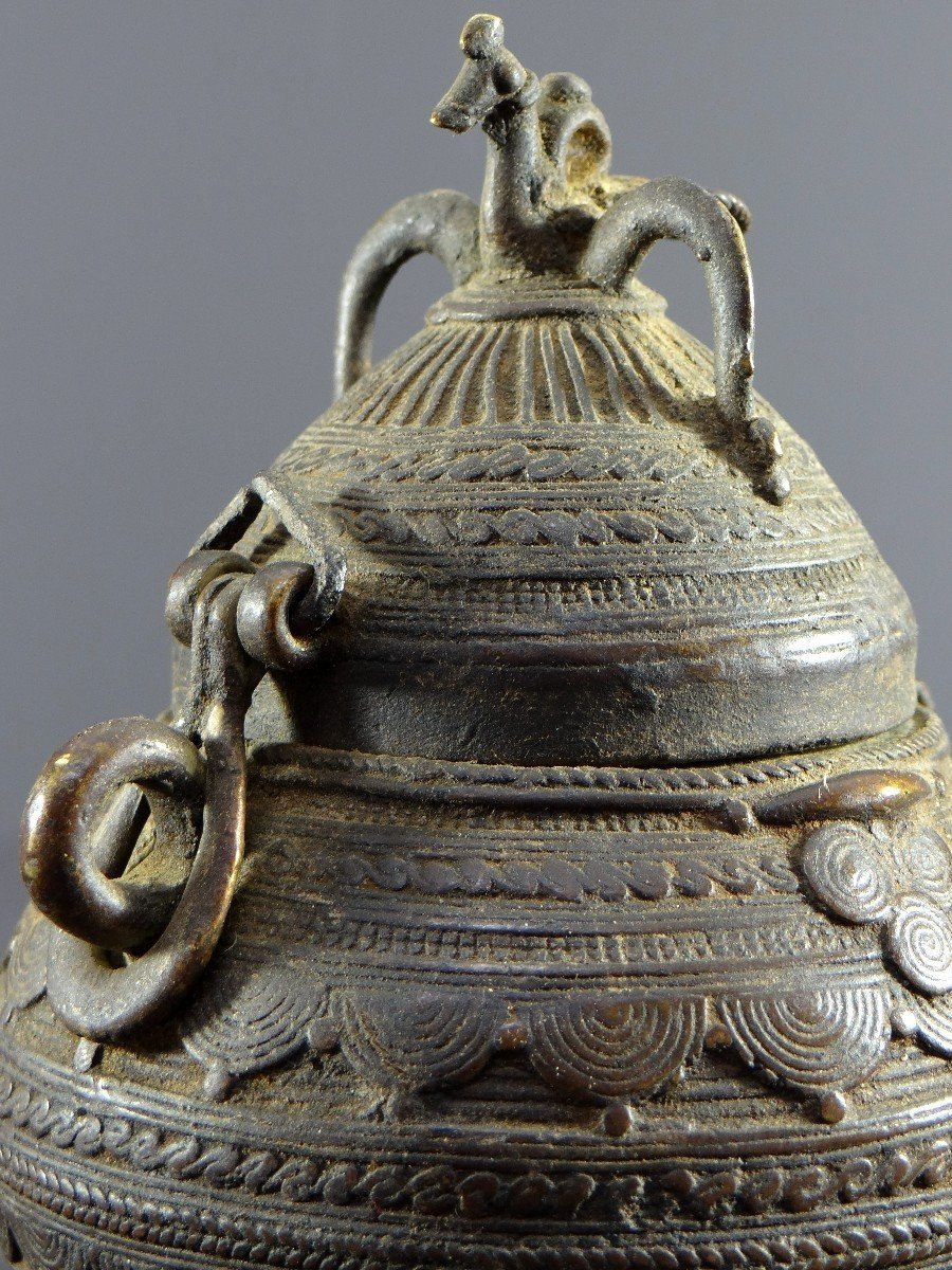 India, Bastar Dhokra Tribal Art, First Third Of The 20th Century, Small Bronze Box.-photo-2