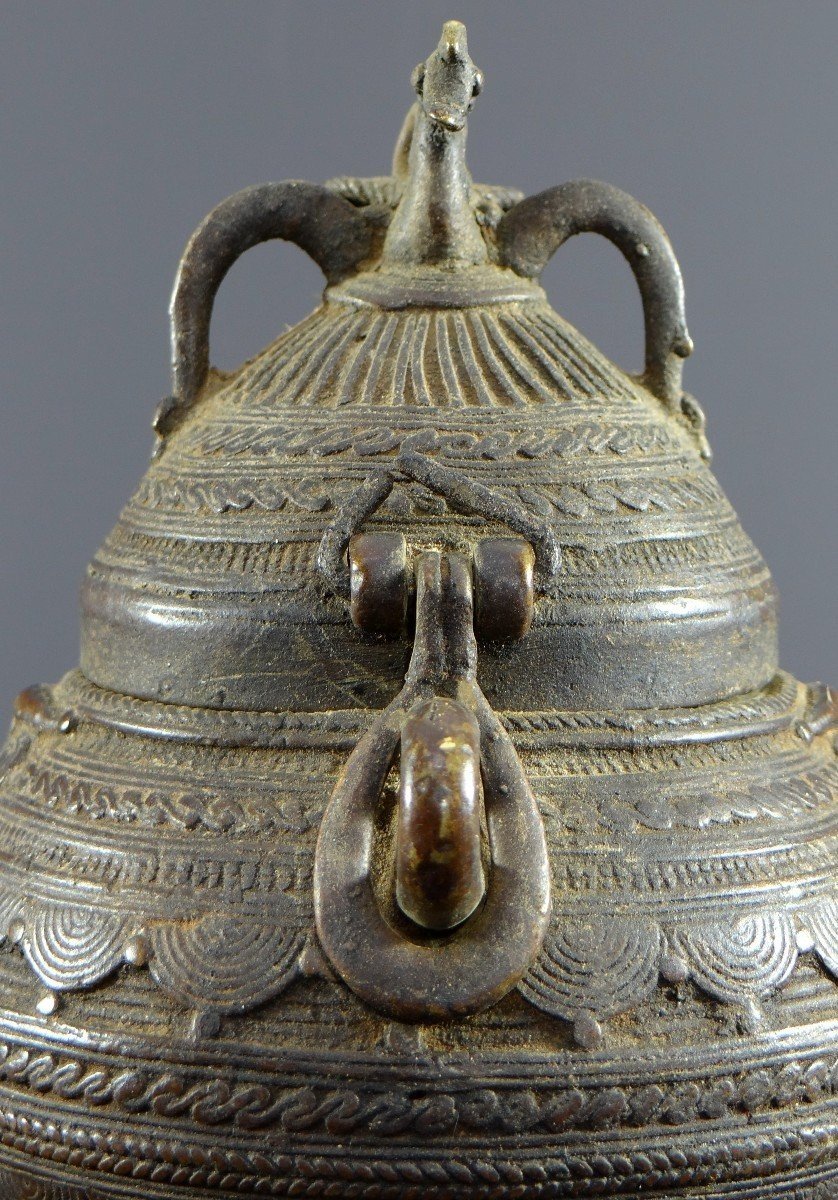 India, Bastar Dhokra Tribal Art, First Third Of The 20th Century, Small Bronze Box.