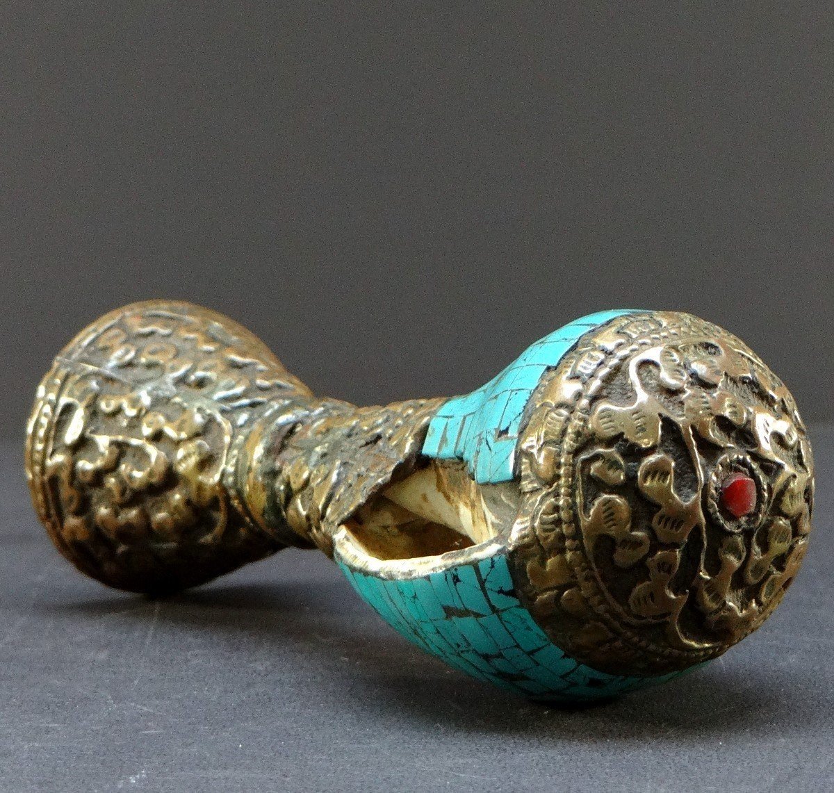 Tibet, Early 20th Century, Repoussé Copper And Turquoise Seal On A Shell Base-photo-1