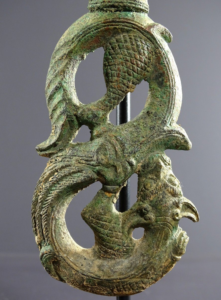 China, 18th Century, Large Bronze Fibula With Dragon Decor. -photo-4