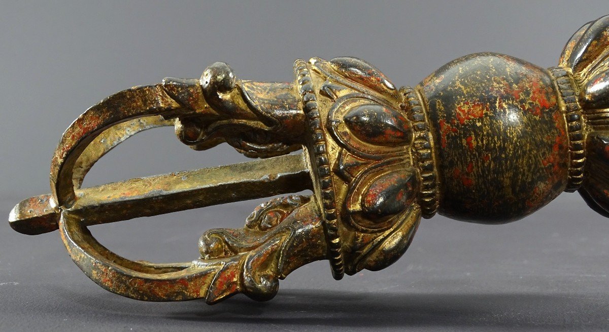 Tibet, End Of The 19th Century, Important Lama Vajra In Lacquered And Gilded Bronze. -photo-2