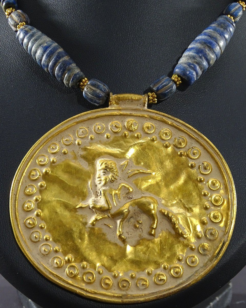 Afghanistan, Bactrian Civilization Style, Glass Bead Necklace And Gilt Bronze Medallion.-photo-4