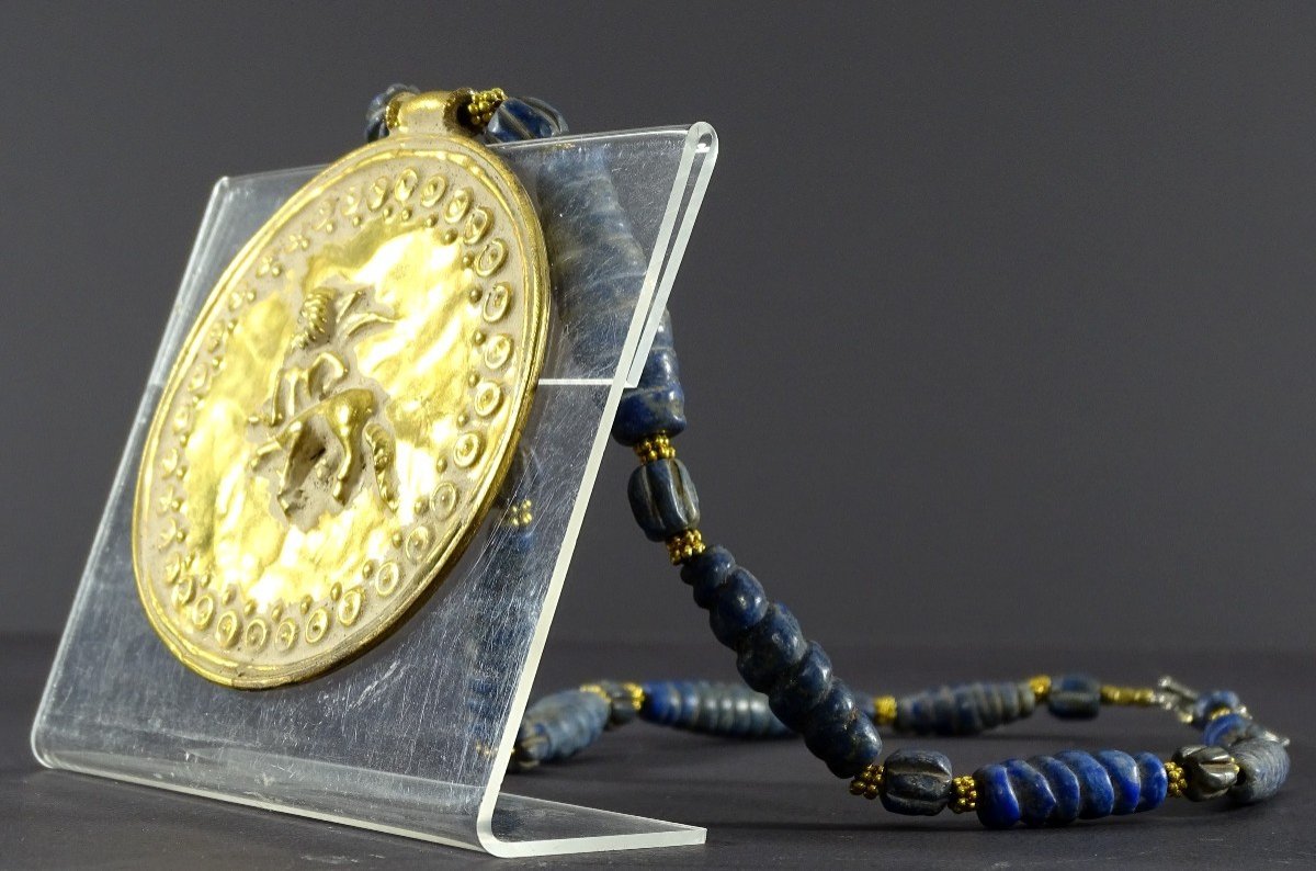 Afghanistan, Bactrian Civilization Style, Glass Bead Necklace And Gilt Bronze Medallion.-photo-4