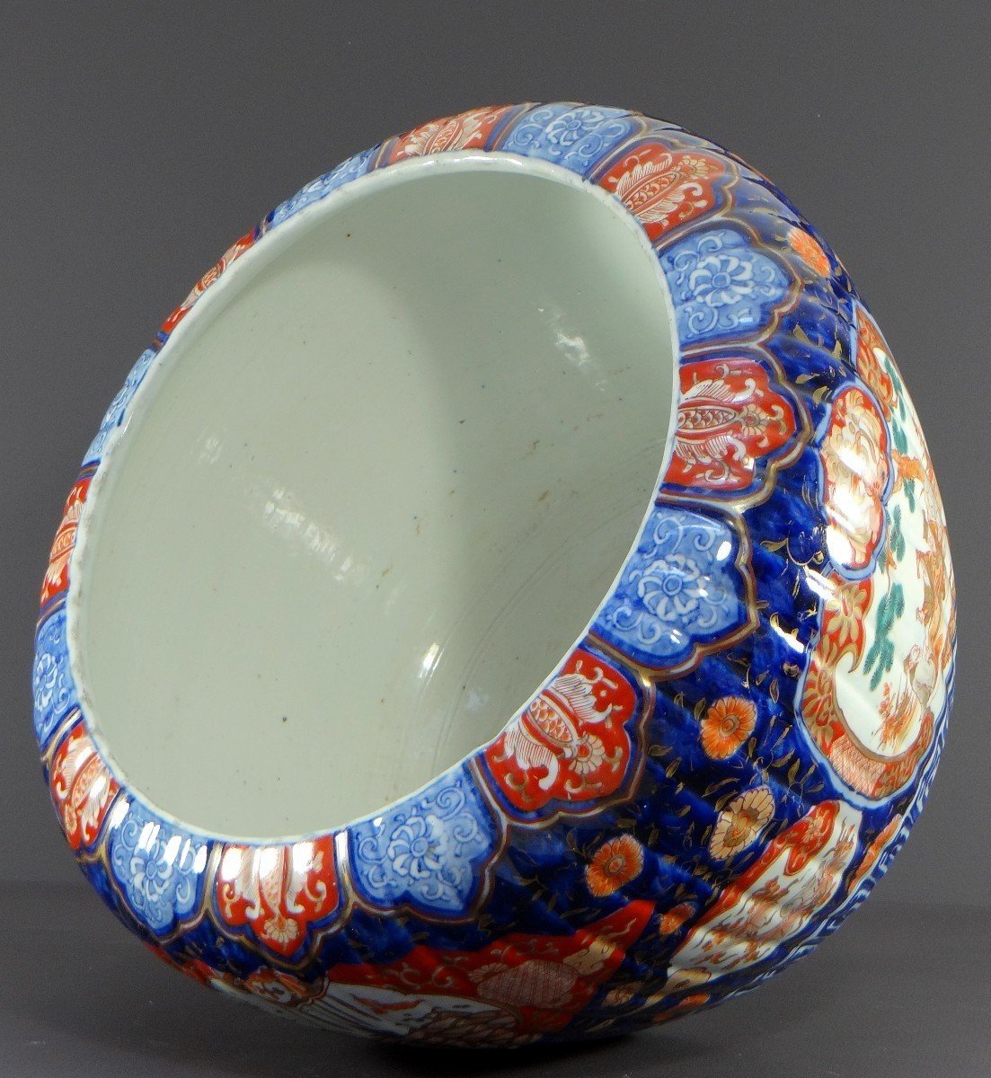 Japan, End Of The 19th Century, Meiji Era, Large Porcelain Basin With Imari Decoration. -photo-2