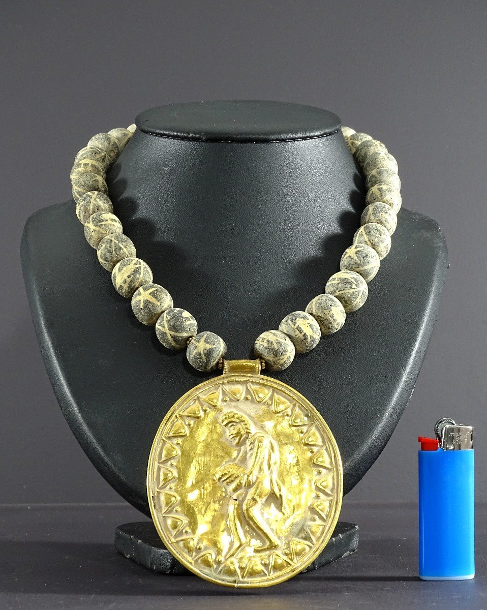 Afghanistan, Bactrian Style, Antique Glass Bead Necklace And Gilt Bronze Medallion.-photo-3