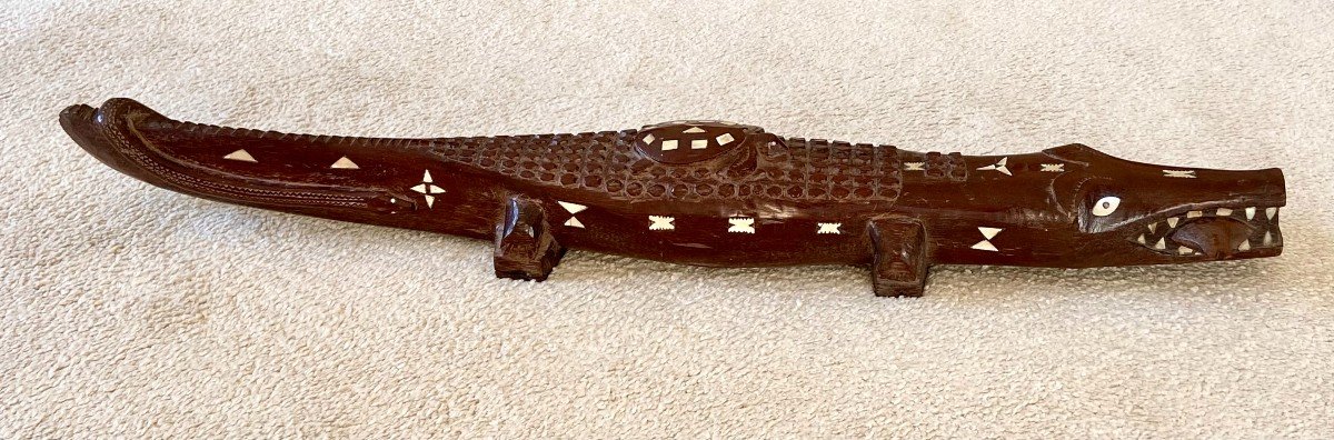 Solomon Islands, 1950s/1960s, Mother-of-pearl Inlaid Wooden Sculpture Forming A Crocodile. -photo-2