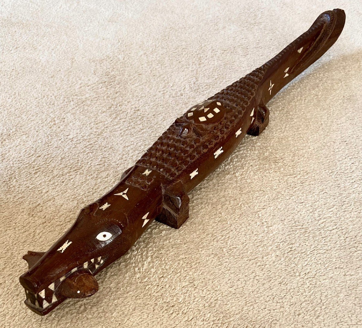 Solomon Islands, 1950s/1960s, Mother-of-pearl Inlaid Wooden Sculpture Forming A Crocodile. -photo-3