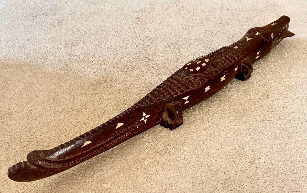 Solomon Islands, 1950s/1960s, Mother-of-pearl Inlaid Wooden Sculpture Forming A Crocodile. -photo-1