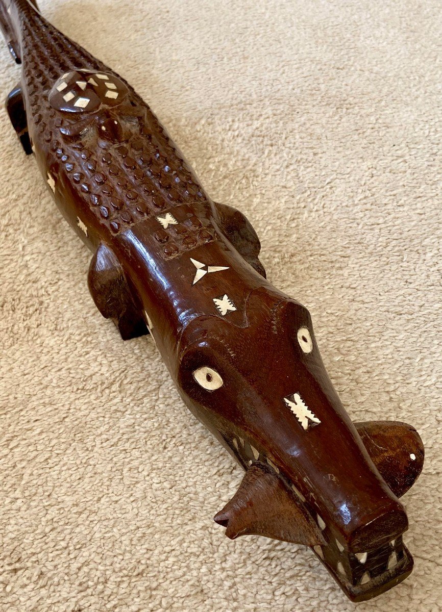 Solomon Islands, 1950s/1960s, Mother-of-pearl Inlaid Wooden Sculpture Forming A Crocodile. -photo-4