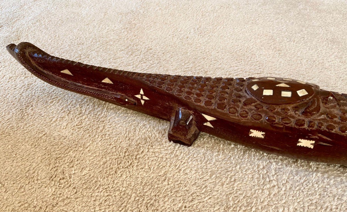 Solomon Islands, 1950s/1960s, Mother-of-pearl Inlaid Wooden Sculpture Forming A Crocodile. -photo-7