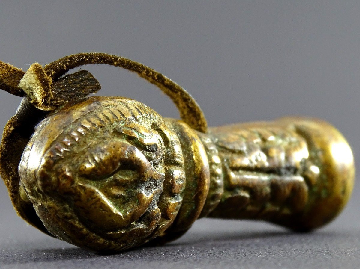 Tibet, 18th Century, Rare Buddhist Bronze Seal Decorated With Auspicious Symbols. -photo-3