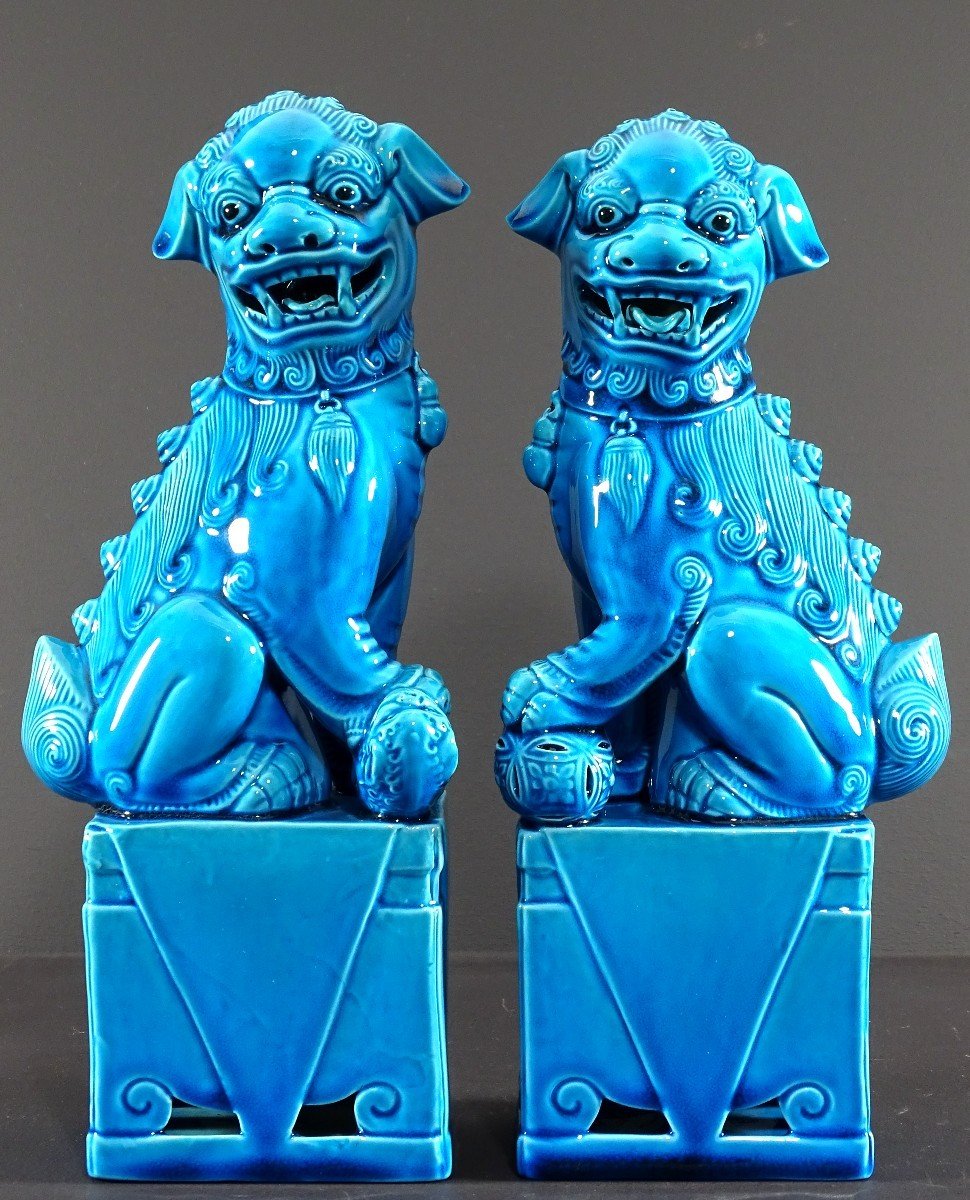 Chine, Années 1950/1960, Paire De Chiens De Fo En Porcelaine Bleue. 